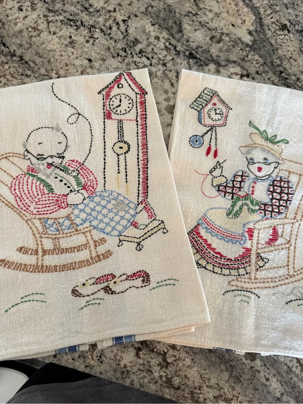 Embroidered Vintage-Style Tea Towels - Set of 2 (Multicolor)